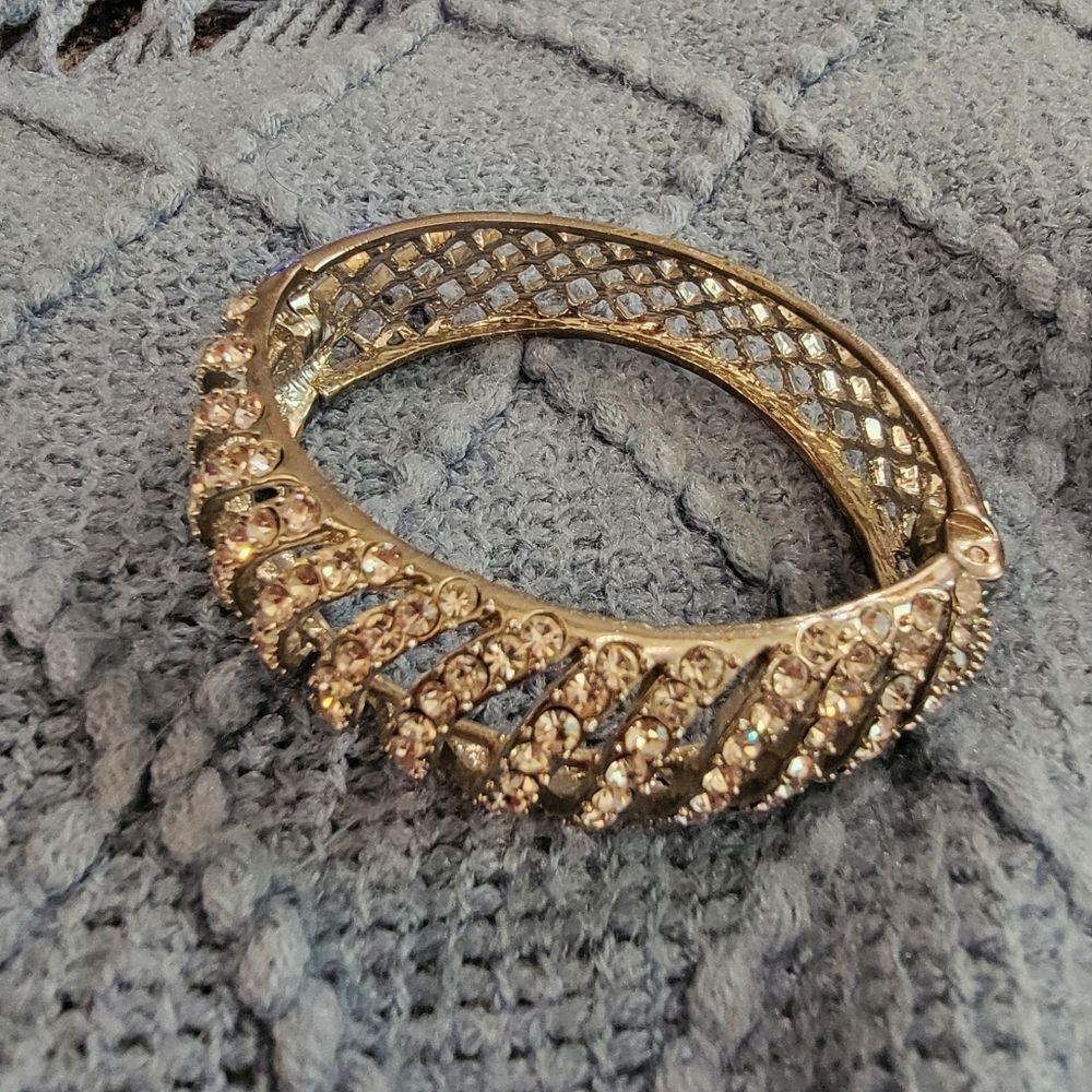Vintage Chunky Silver Tone Rhinestones Zirconia Hinged Cuff Lattice Bracelet - Picture 5 of 14